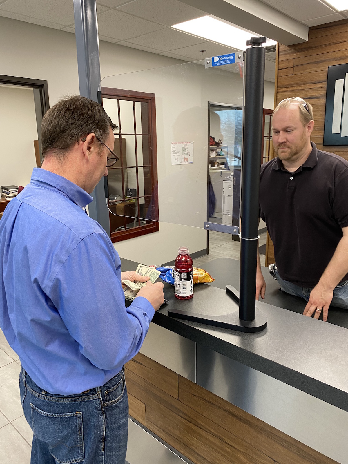 ArmorBoss™ Counter Stand Sneeze Guard